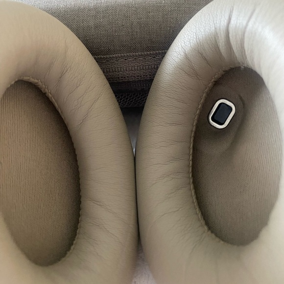 Sony noise cancelling headphones with microphone - Picture 2 of 5